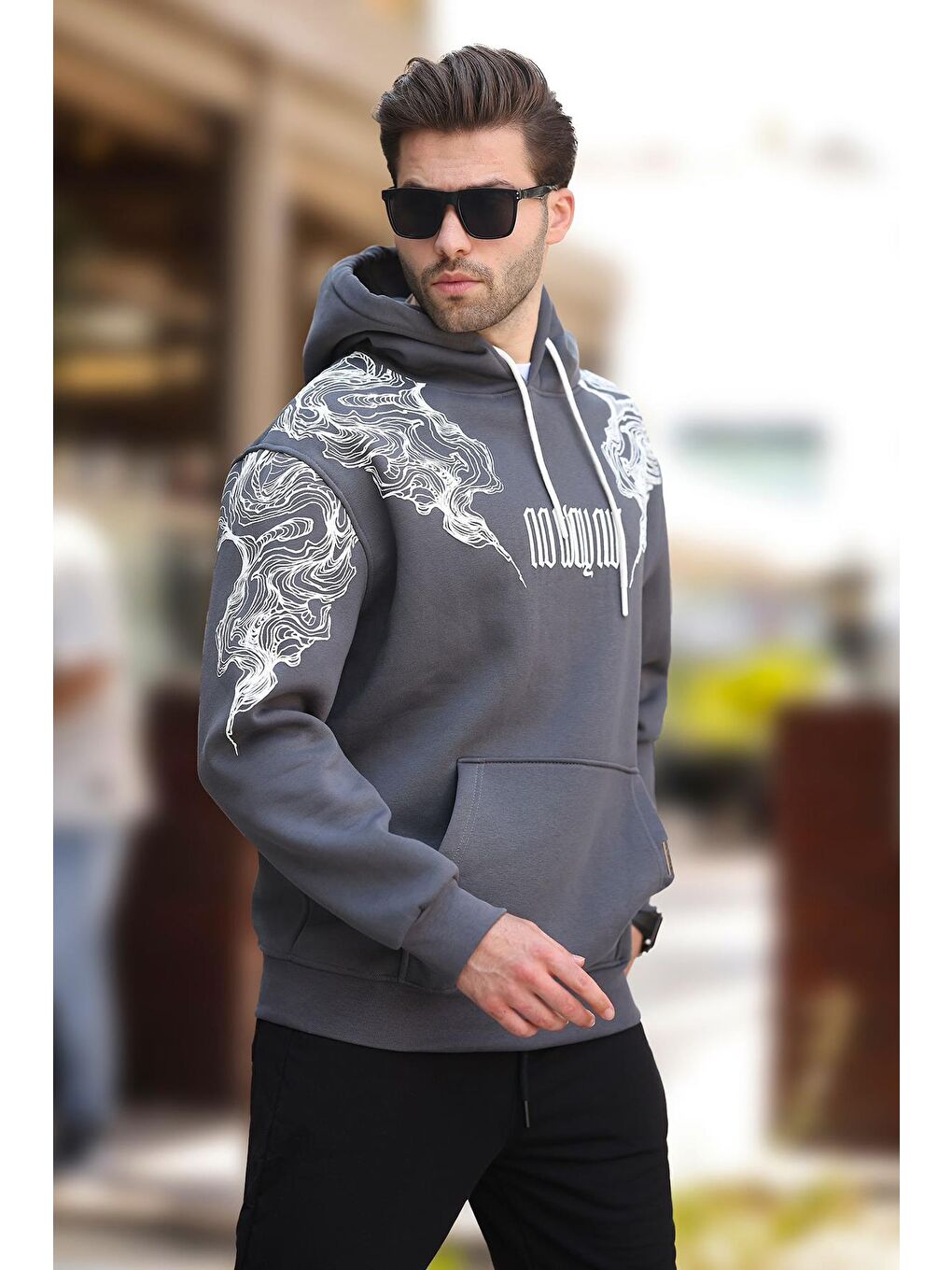 Gri Füme Kapüşonlu Cep Detaylı Baskılı Erkek Sweatshirt 7052-2