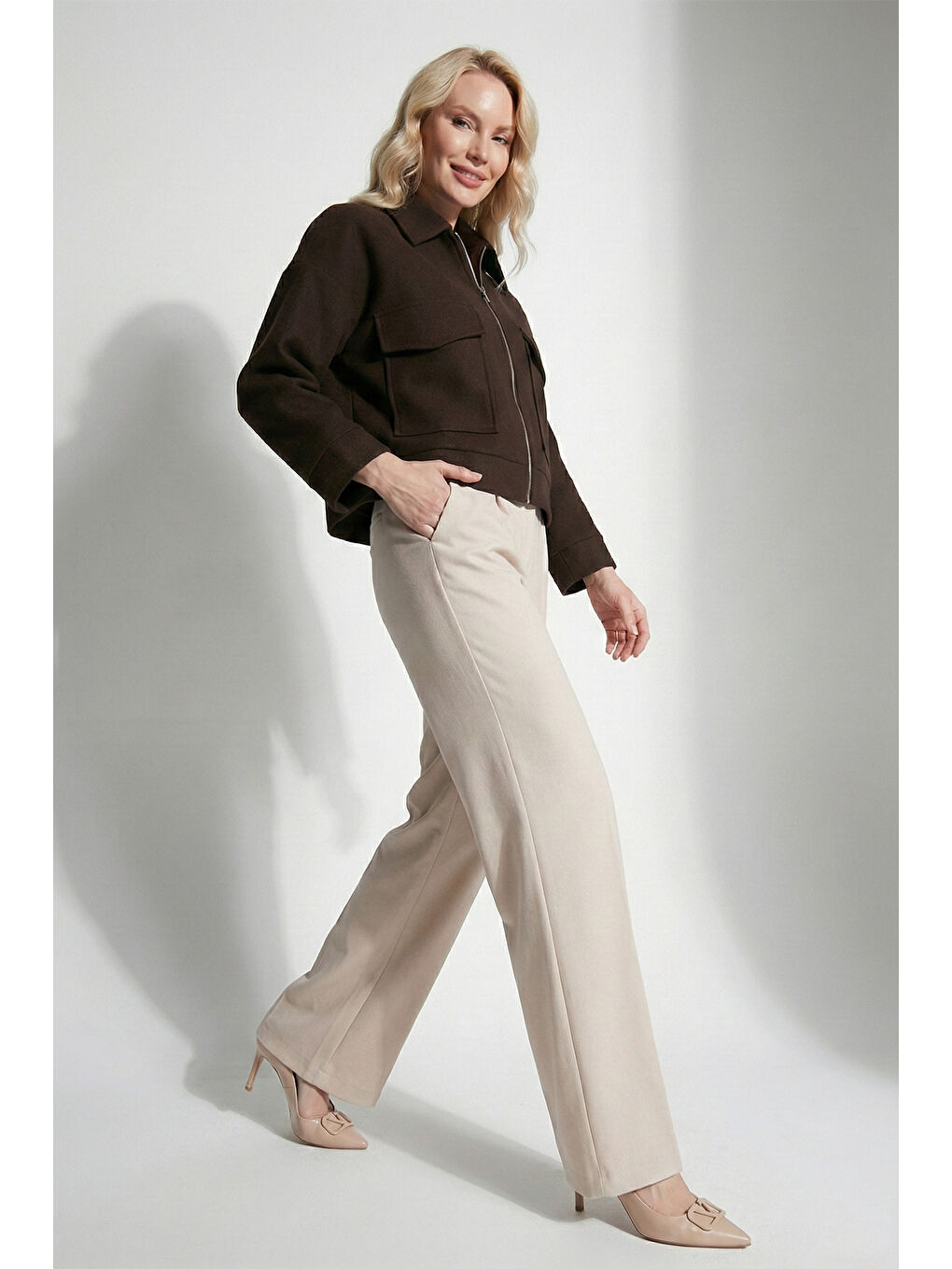 Kahverengi Regular Fit Klasik Yaka Astarlı Cep Detaylı Kadın Ceket 6927670-1