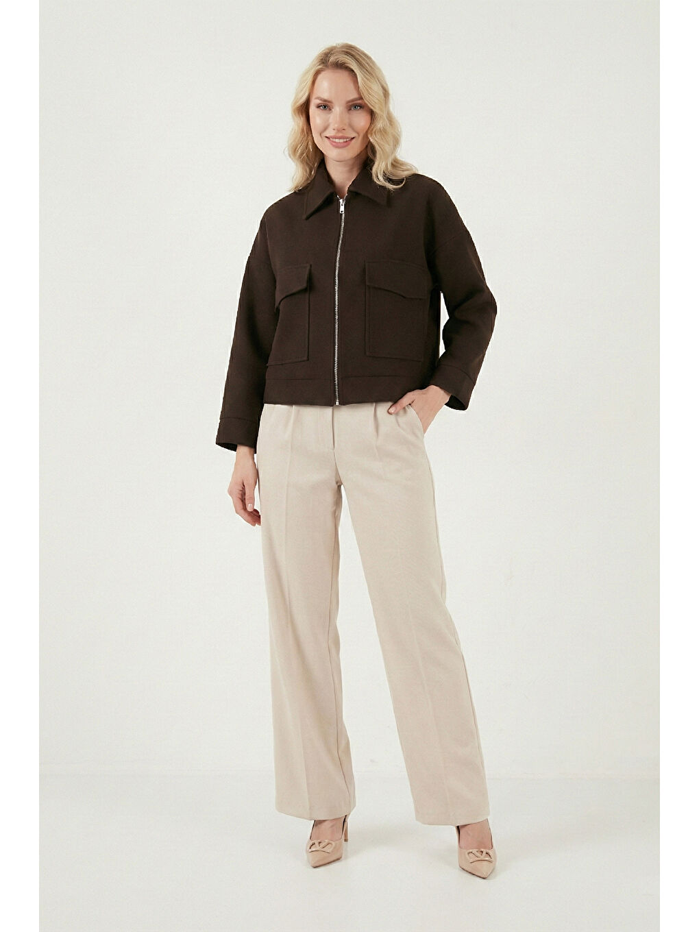 Kahverengi Regular Fit Klasik Yaka Astarlı Cep Detaylı Kadın Ceket 6927670-2