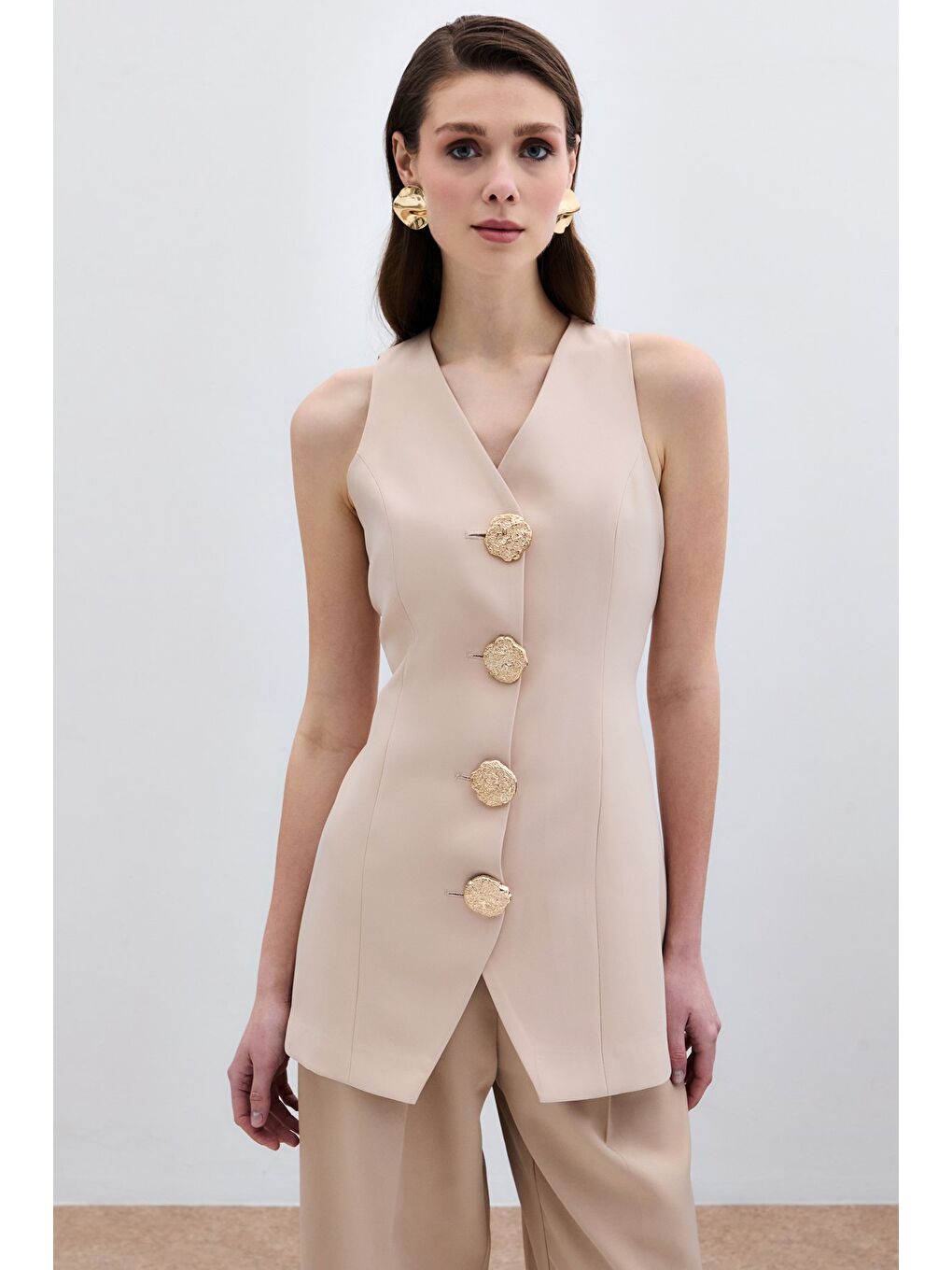 Gold Düğmeli Yelek - Bej-1