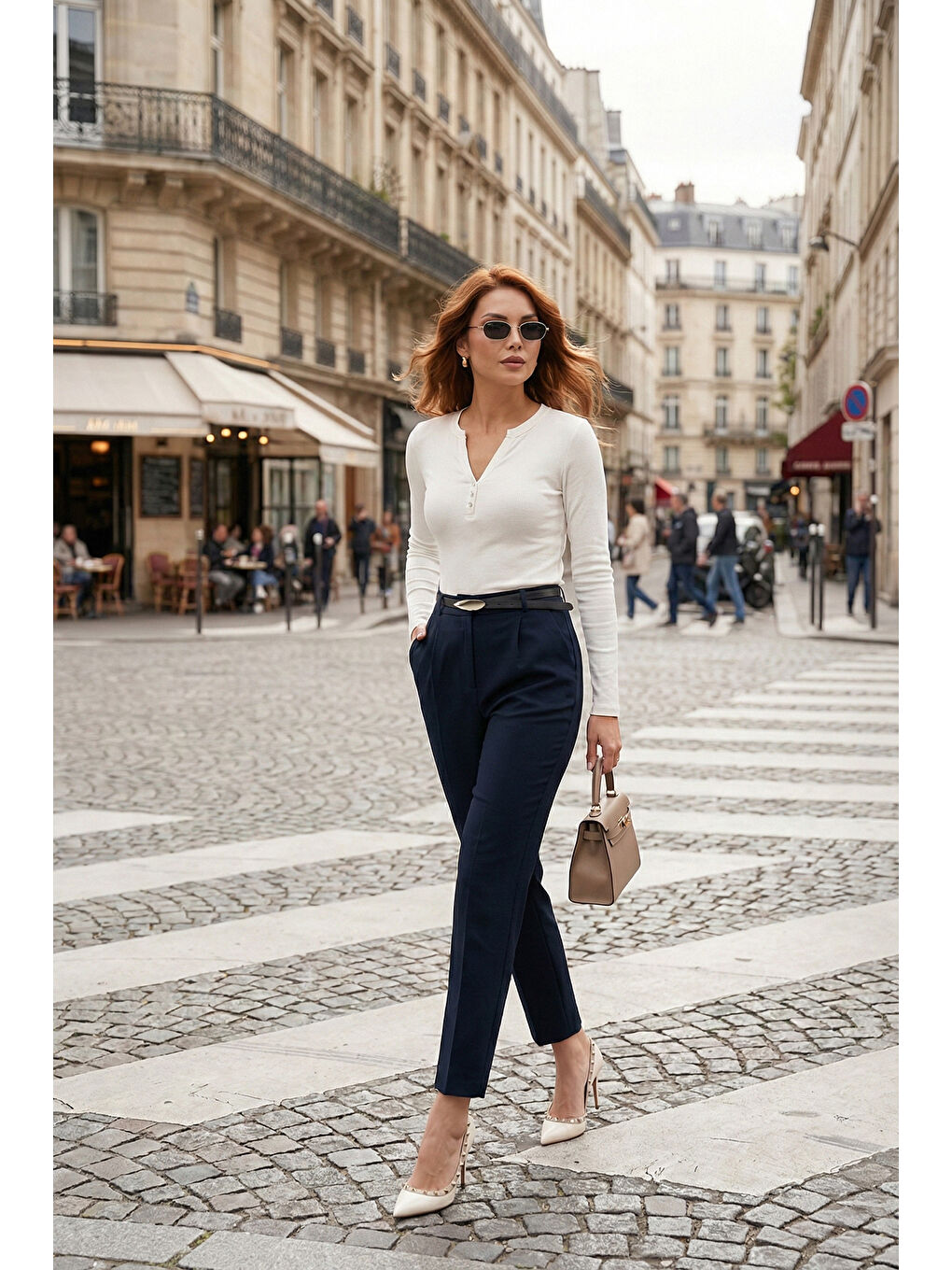 Lacivert Tapered Fit Yüksek Bel Daralan Paça Kemerli Havuç Kadın Pantolon 6923854