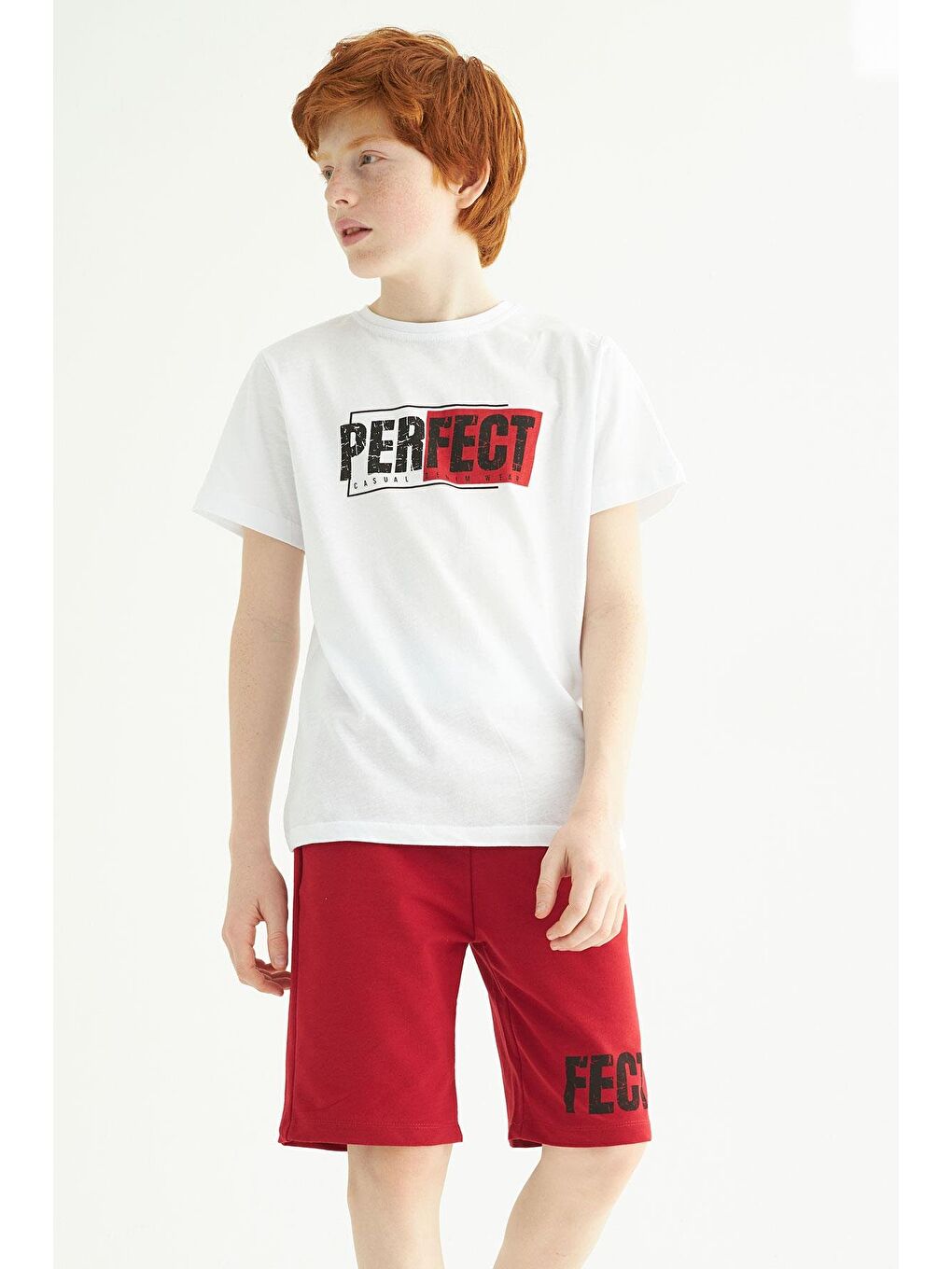 Kısa Kol Yazı Baskılı Beyaz Kırmızı Renk Erkek Çocuk Kaprili Takım-1