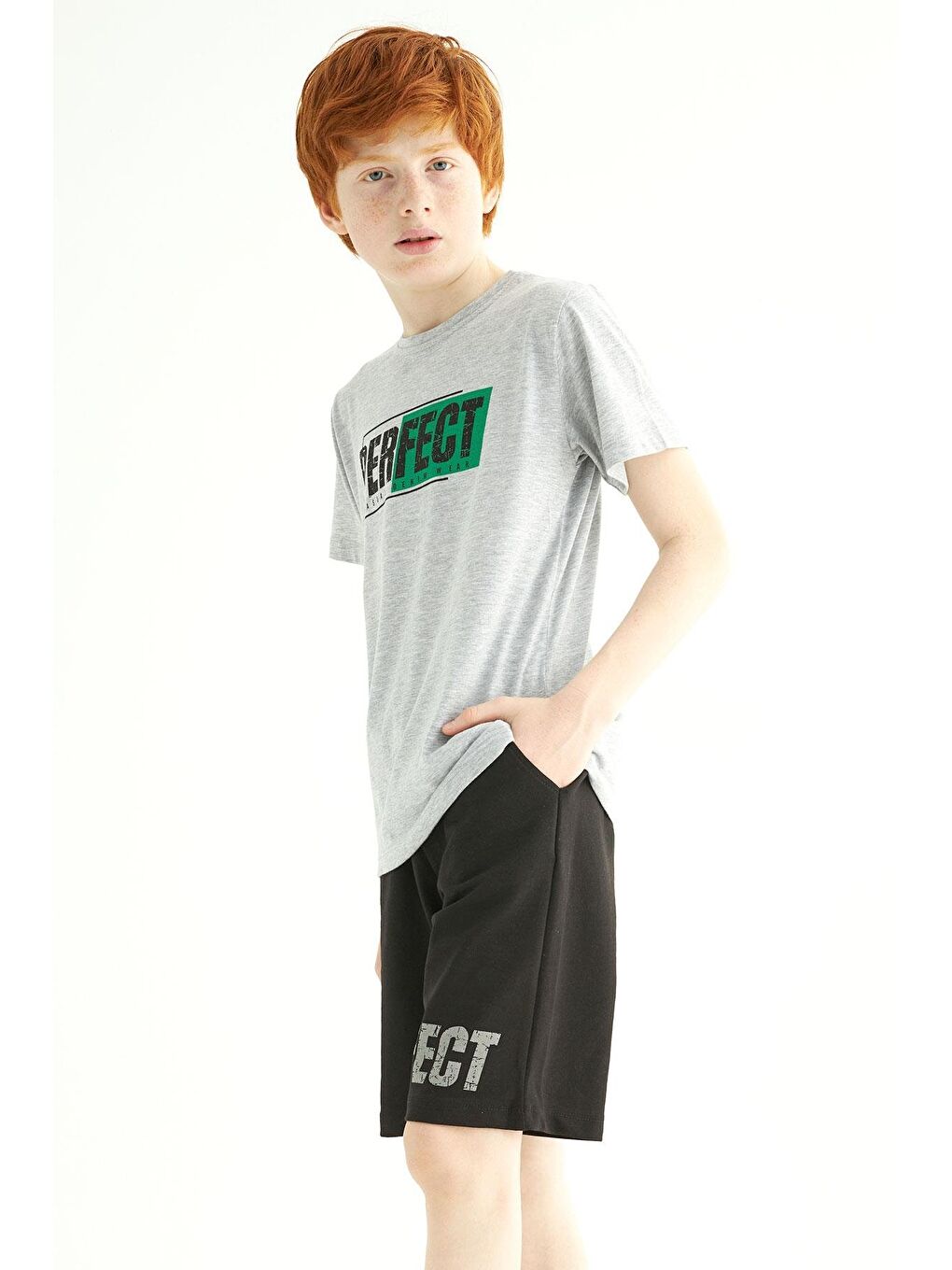 Kısa Kol Yazı Baskılı Gri Siyah Renk Erkek Çocuk Kaprili Takım-3