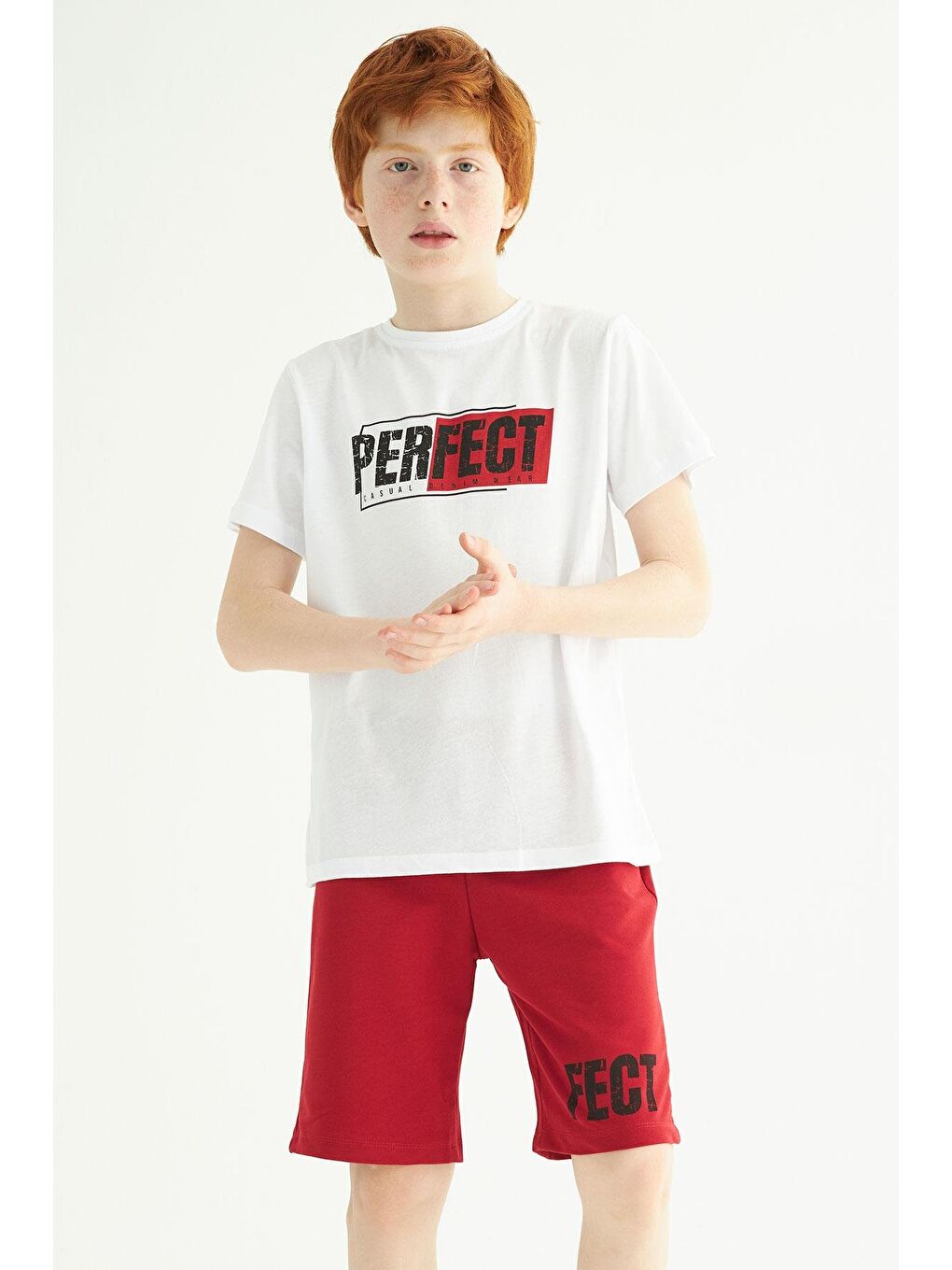 Kısa Kol Yazı Baskılı Beyaz Kırmızı Renk Erkek Çocuk Kaprili Takım-4