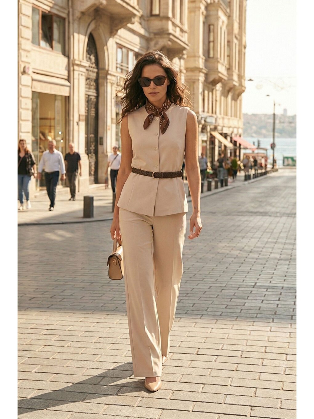 Bej Regular Fit Düğme Kemer Detaylı Yelekli Kadın Takım 6928891-1
