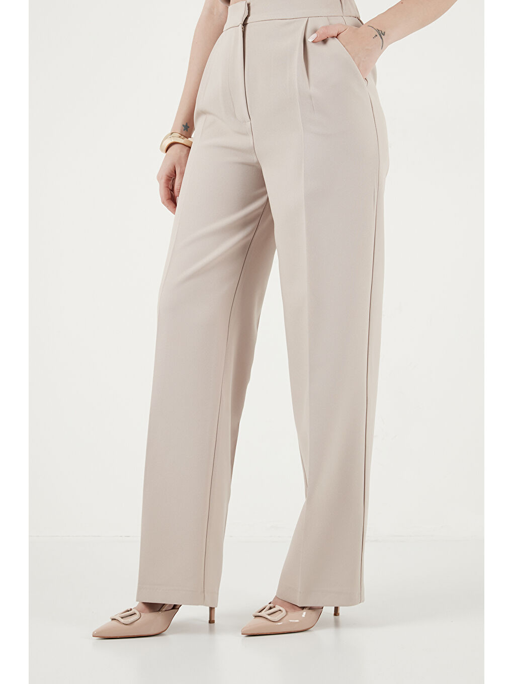 Bej Regular Fit Düğme Kemer Detaylı Yelekli Kadın Takım 6928891-4