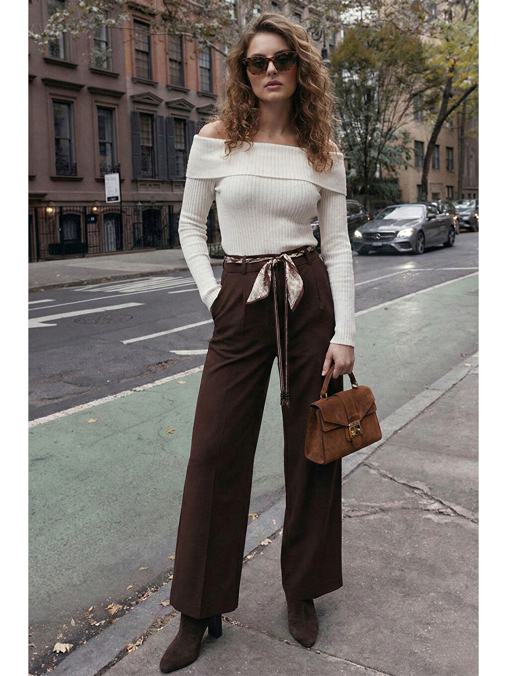 Kahverengi Regular Fit Yüksek Bel Düz Paça Fular Kemerli Kadın Pantolon 6923860