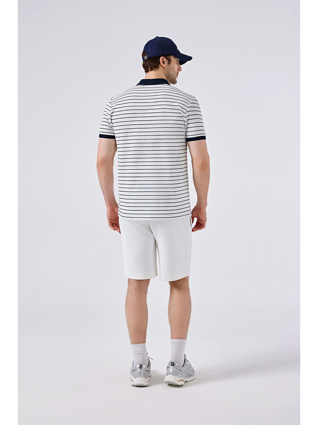 Beyaz Çizgili Regular Fit Fermuarlı Polo Yaka T Shirt 6SM5020-OF-3
