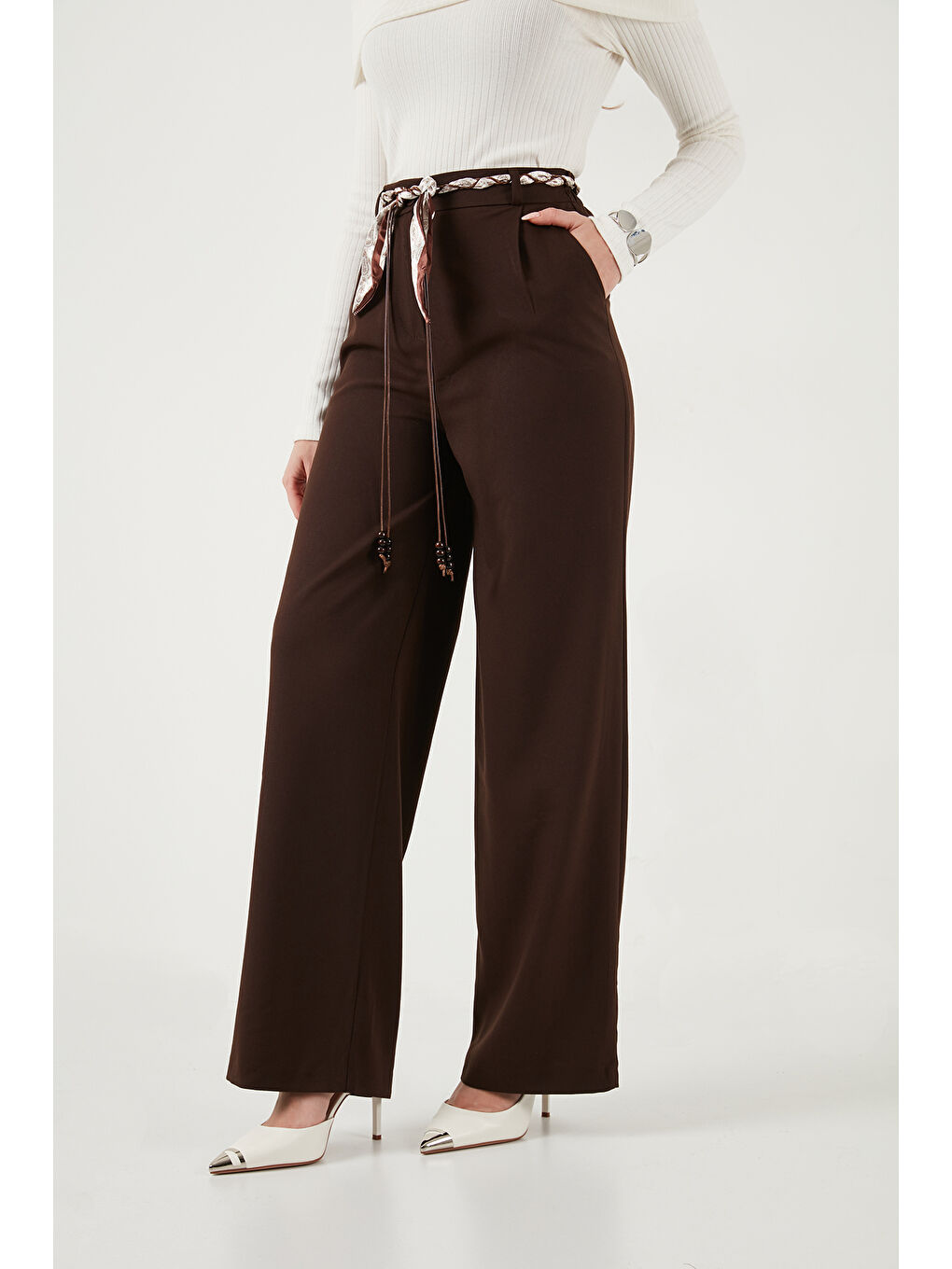 Kahverengi Regular Fit Yüksek Bel Düz Paça Fular Kemerli Kadın Pantolon 6923860-1