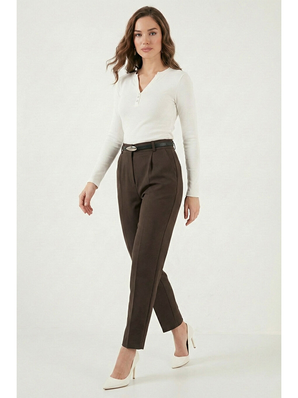 Kahverengi Tapered Fit Yüksek Bel Daralan Paça Kemerli Havuç Kadın Pantolon 6923854-3