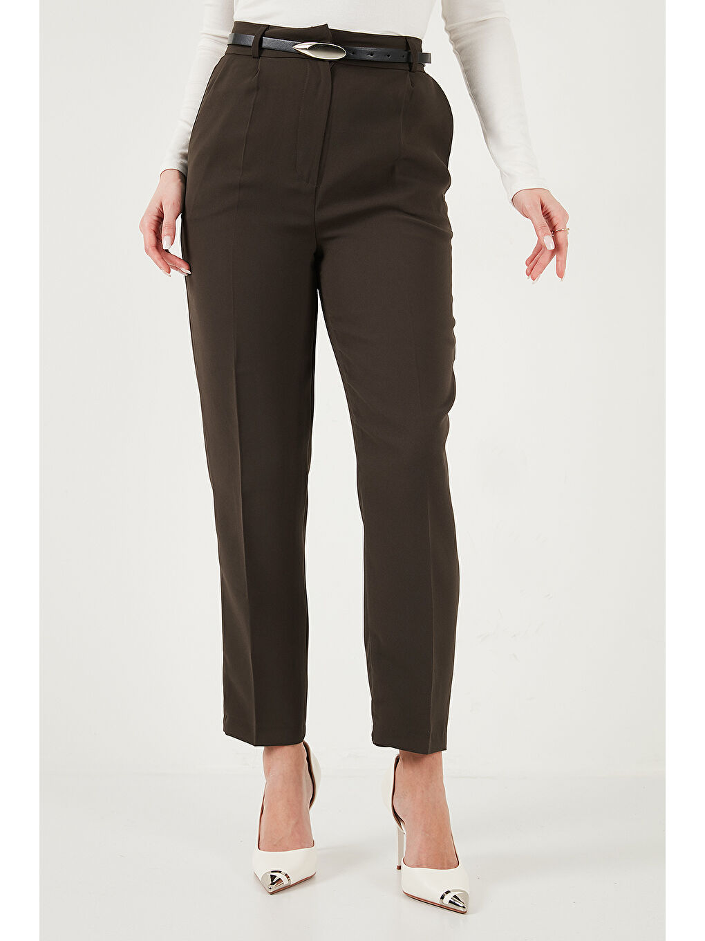 Kahverengi Tapered Fit Yüksek Bel Daralan Paça Kemerli Havuç Kadın Pantolon 6923854-4