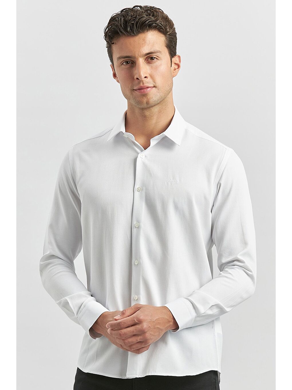 Beyaz Uzun Kol Kendinden Desenli Armürlü 032 Sert Yaka Classic Slim Fit Gömlek 1004245153