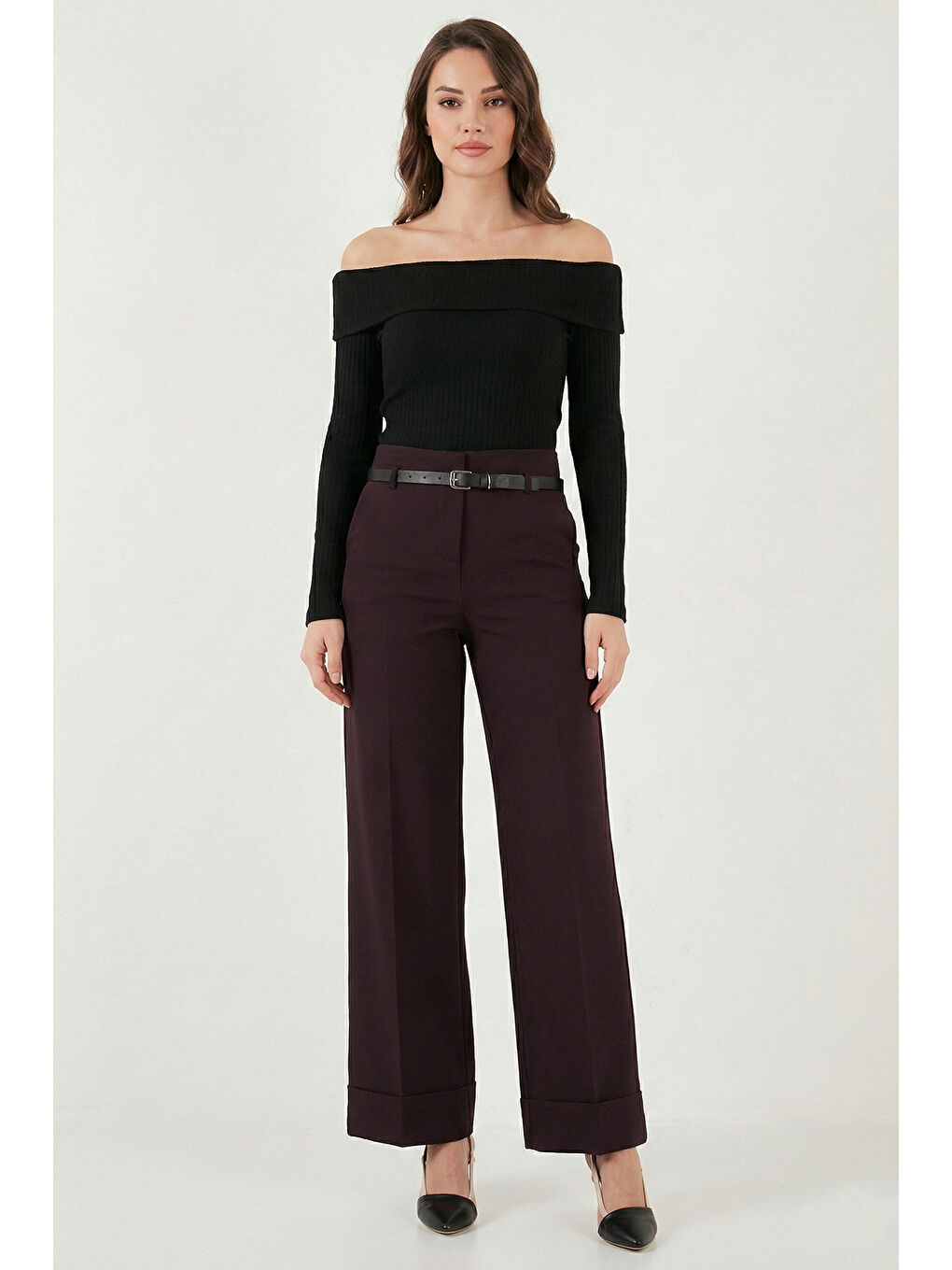 Mürdüm Wide Leg Yüksek Bel Kıvırma Detaylı Bol Paça Kemerli Kadın Pantolon 6923841-4