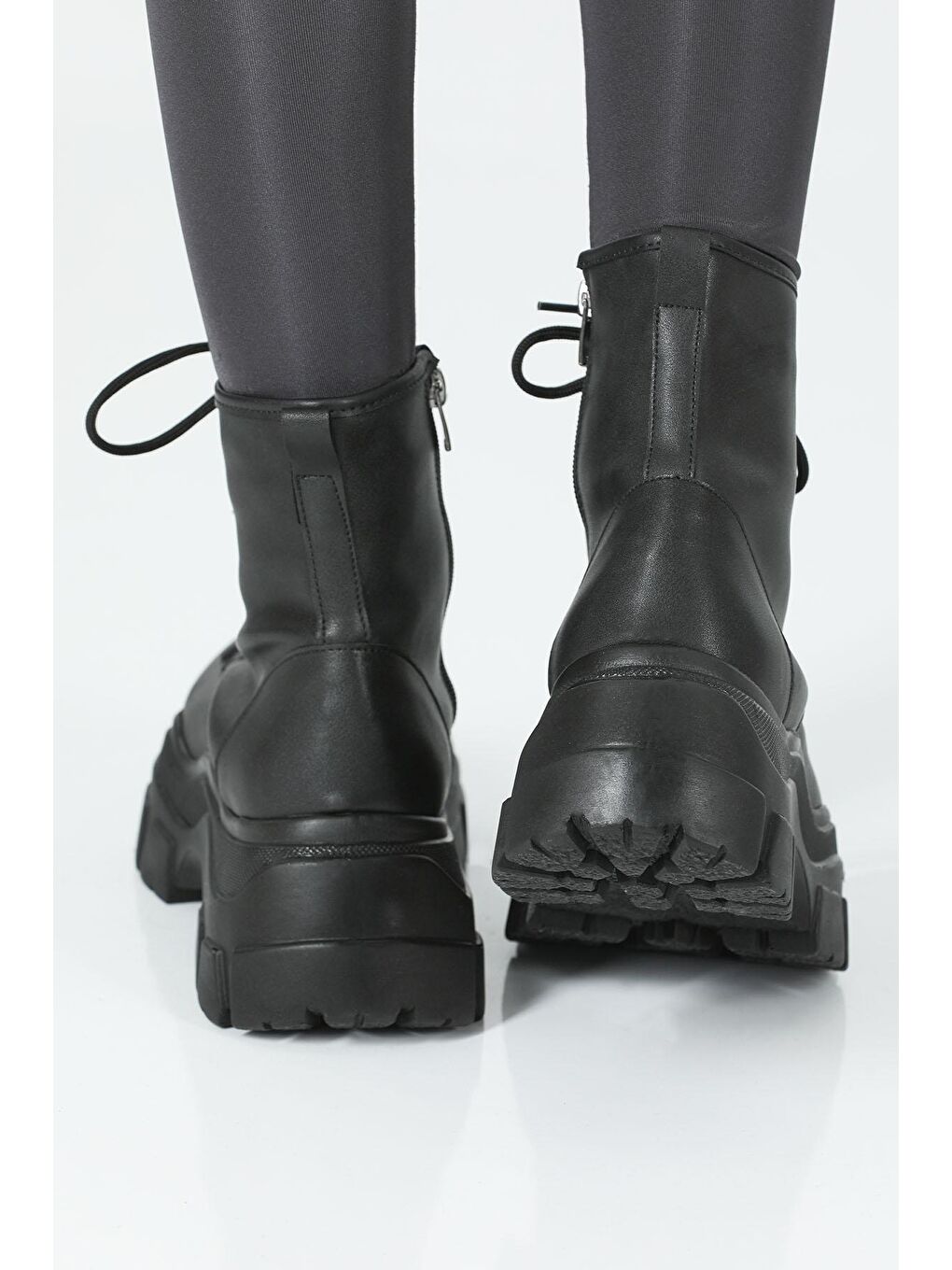 Siyah Kadın Yüksek Taban Fermuarlı Bot-2