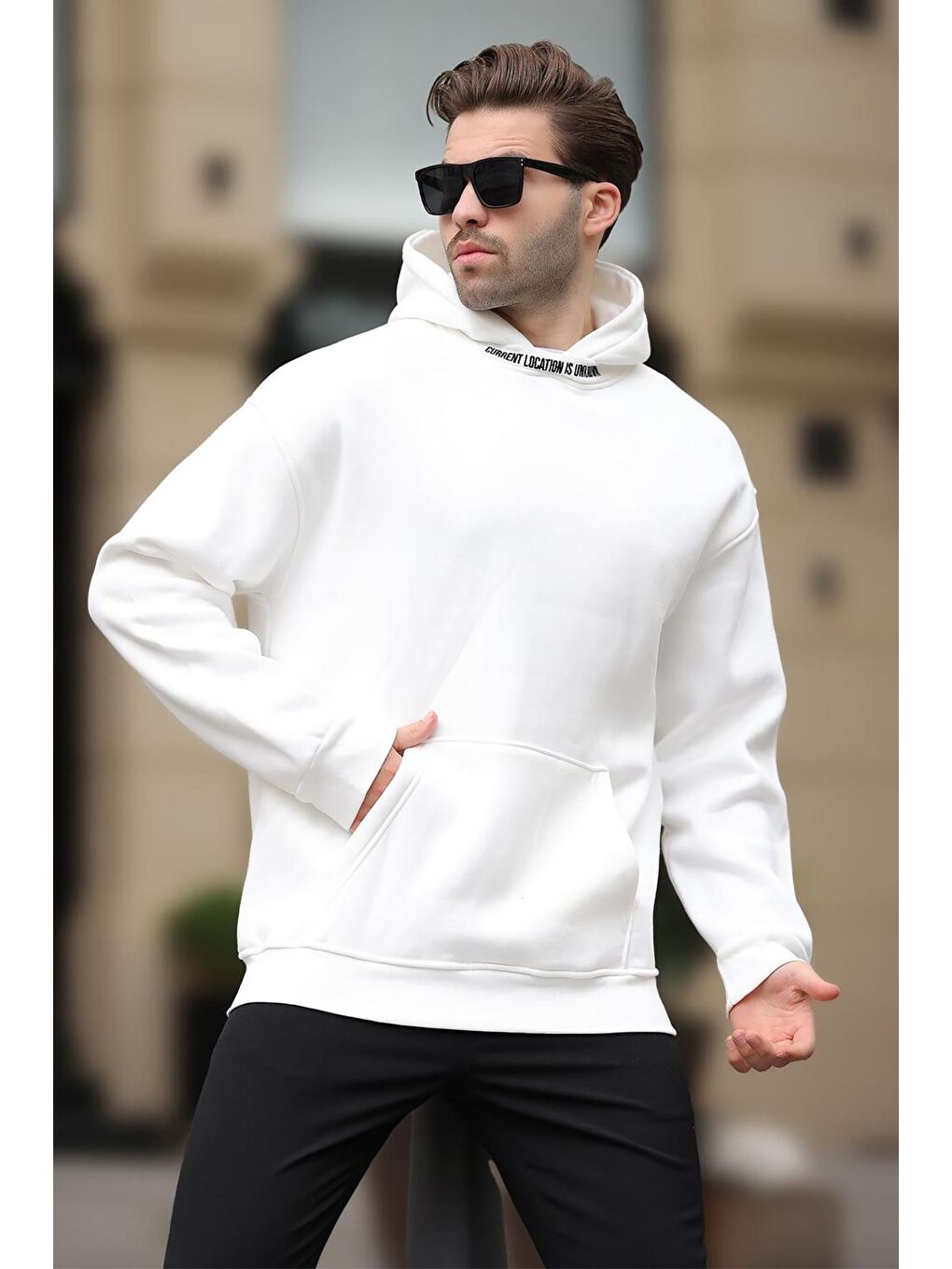Beyaz Kapüşonlu Nakış Detaylı Sweatshirt 7099