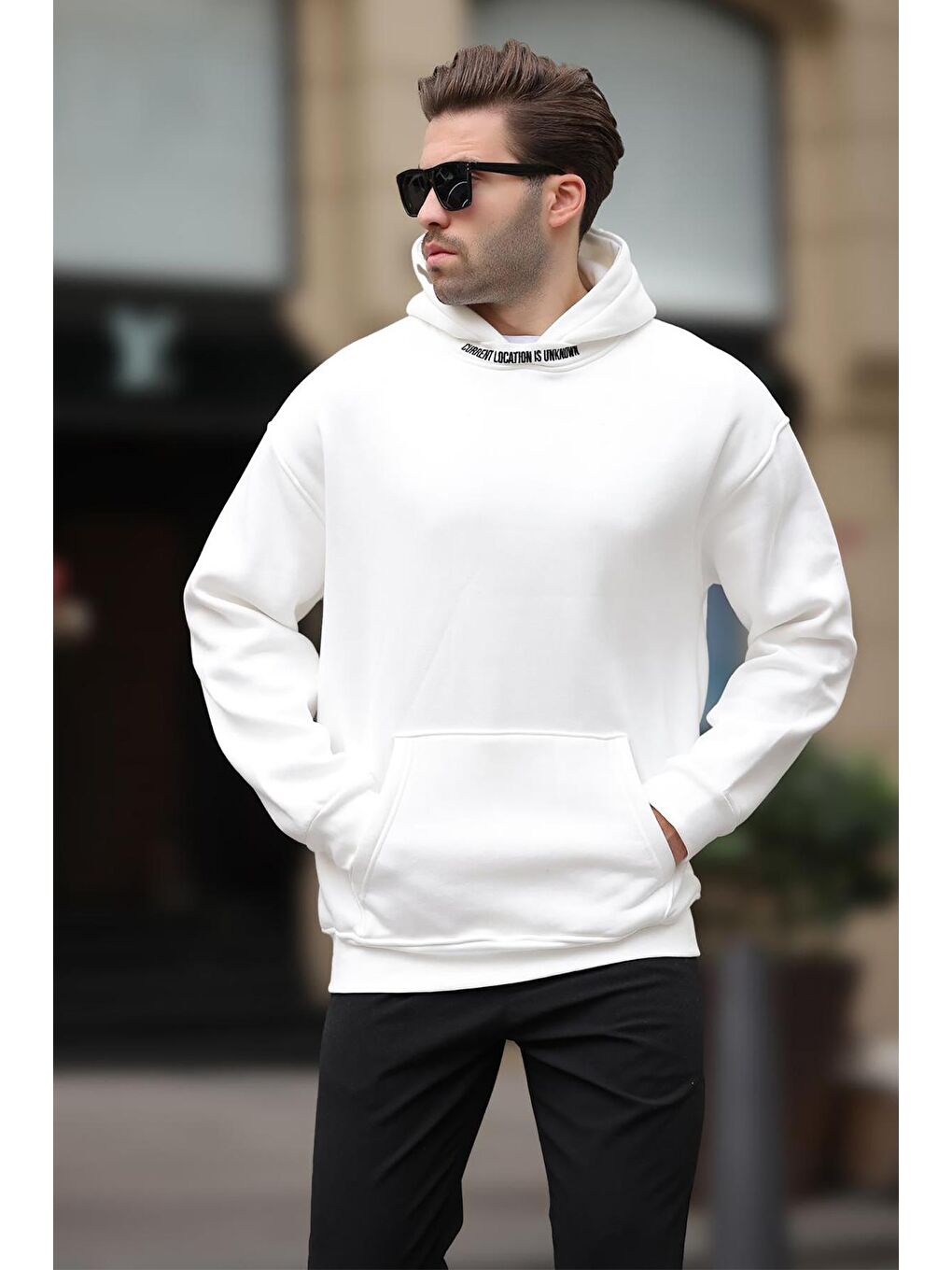 Beyaz Kapüşonlu Nakış Detaylı Sweatshirt 7099-1