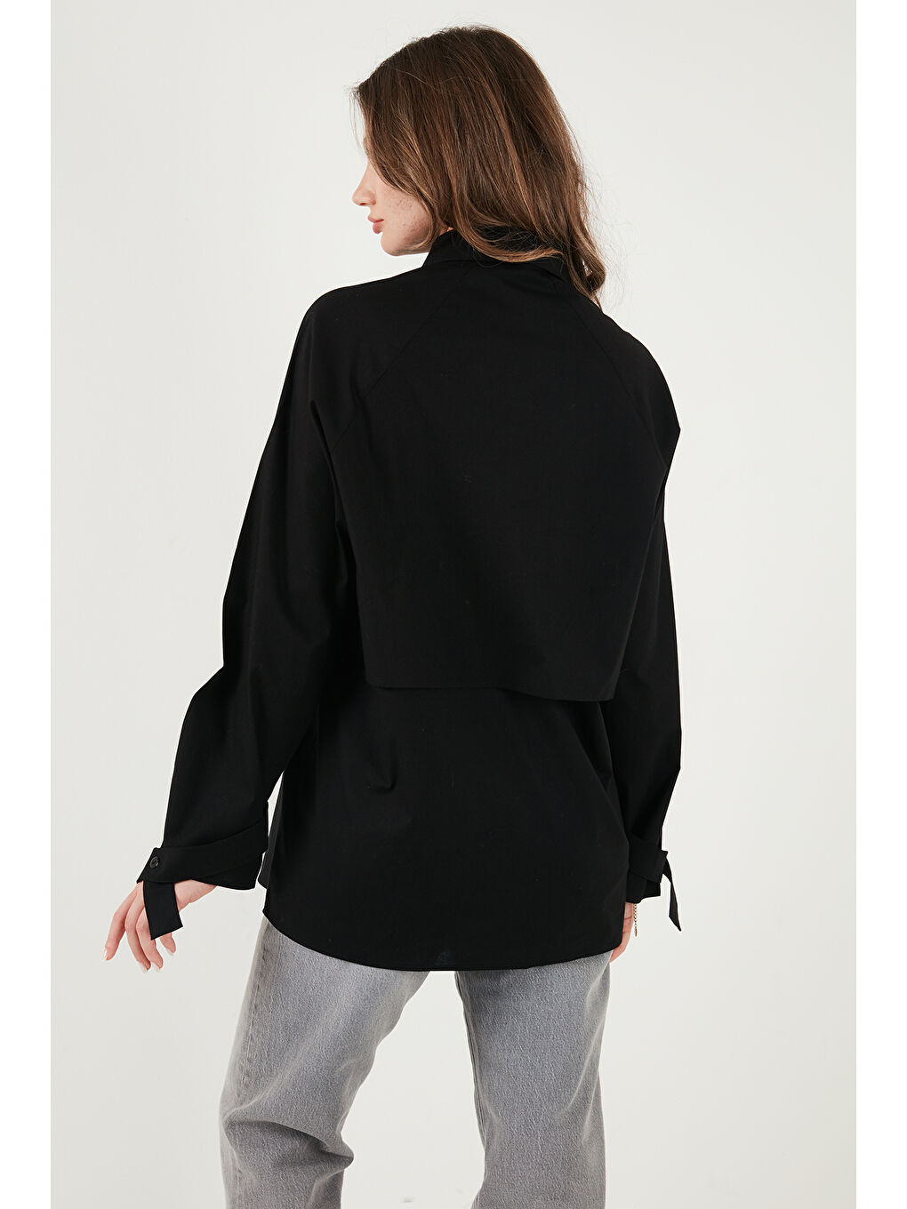 Siyah Pamuklu Relaxed Fit Bağlama Detaylı Kadın Gömlek 6925408-5