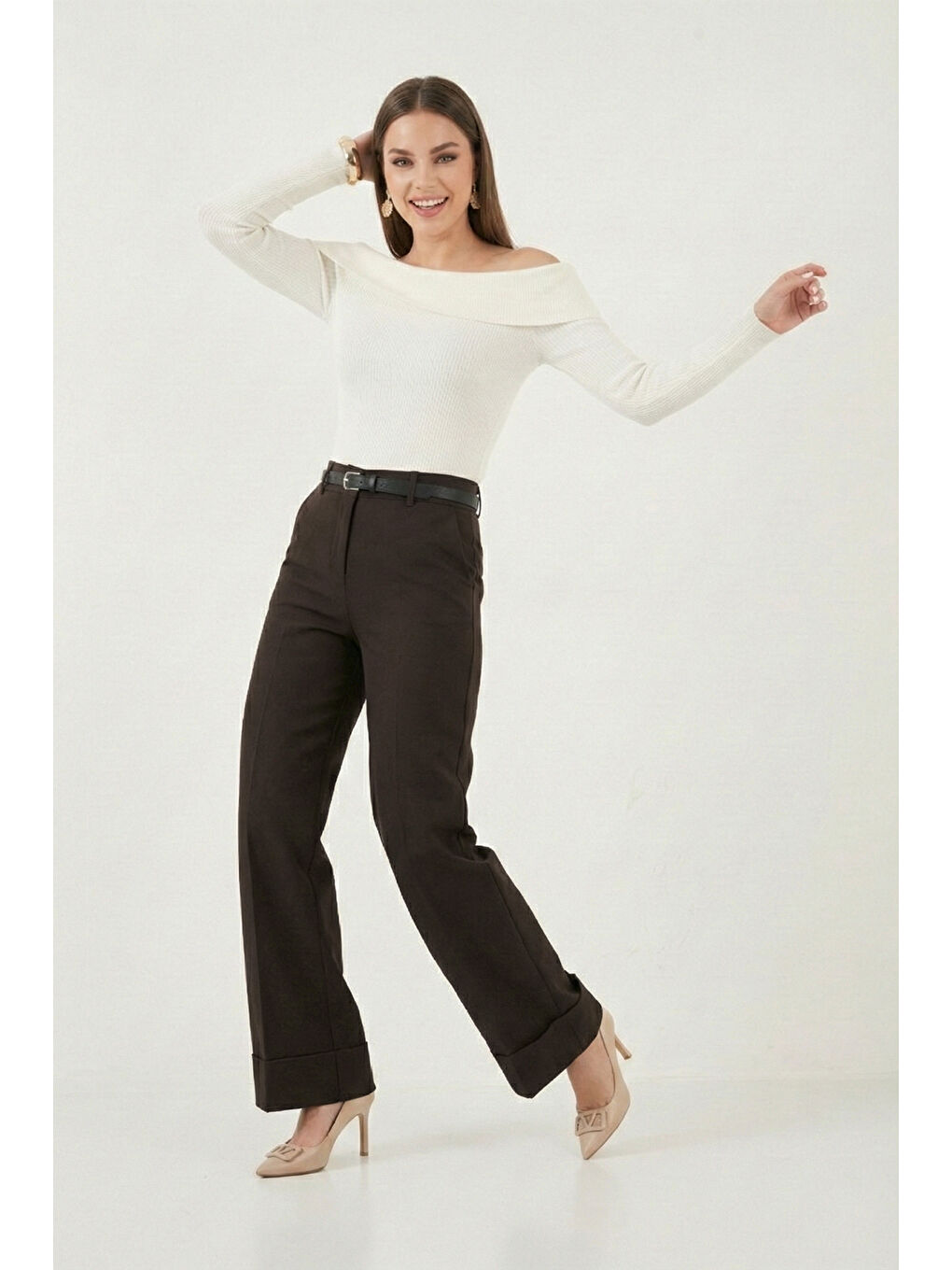 Kahverengi Wide Leg Yüksek Bel Kıvırma Detaylı Bol Paça Kemerli Kadın Pantolon 6923841-2