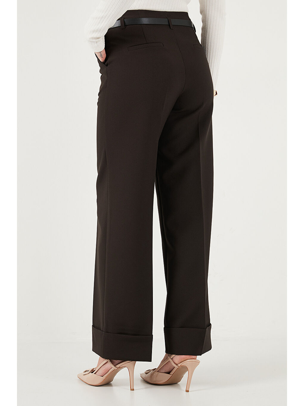 Kahverengi Wide Leg Yüksek Bel Kıvırma Detaylı Bol Paça Kemerli Kadın Pantolon 6923841-6