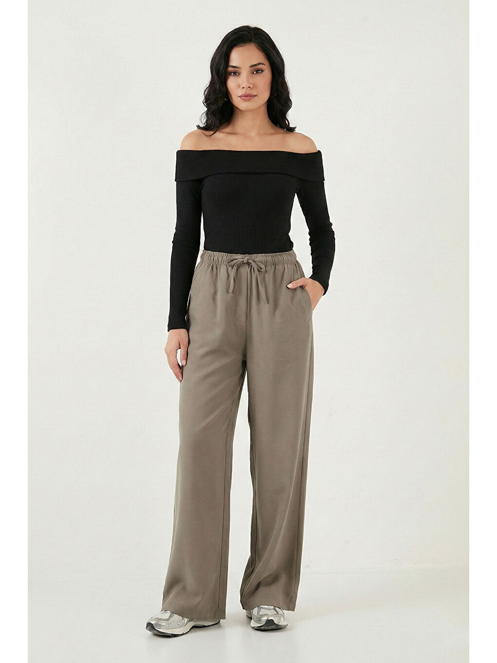 Haki Relaxed Fit Yüksek Bel Bol Paça Bağlamalı Kadın Pantolon 6923874-1