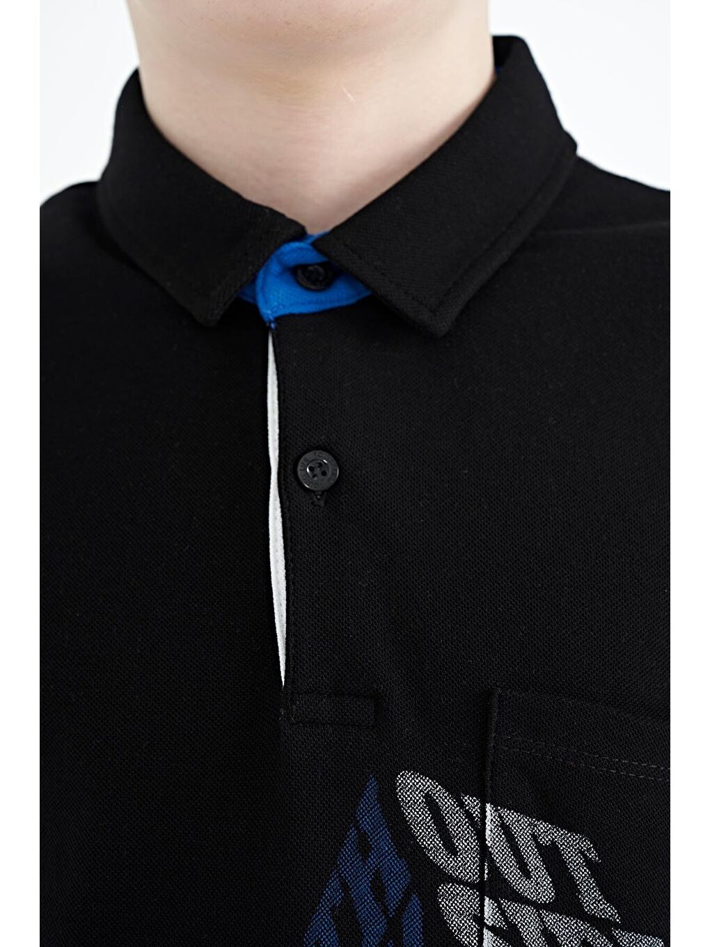 Siyah Ön Cep Detaylı Baskılı Standart Kalıp Polo Yaka Erkek Çocuk Tişört - 11102-3