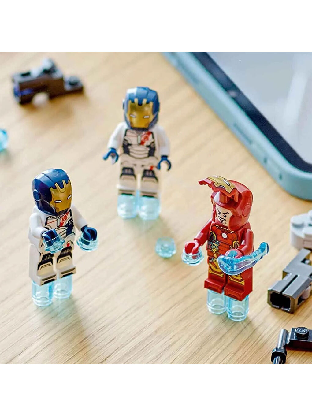 Lego Renksiz Marvel Iron Man ve Iron Ordusu Hydra Soldier’a Karşı 76288 - 10