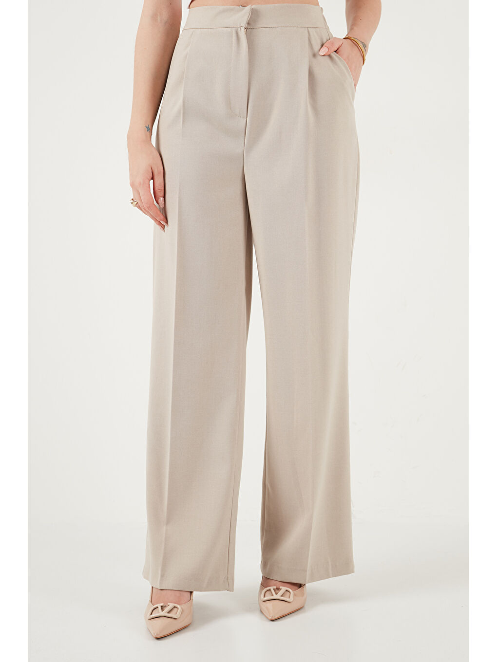 Bej Slim Fit Kruvaze Yaka Pileli Bele Oturan Kadın Takım 6928884-5