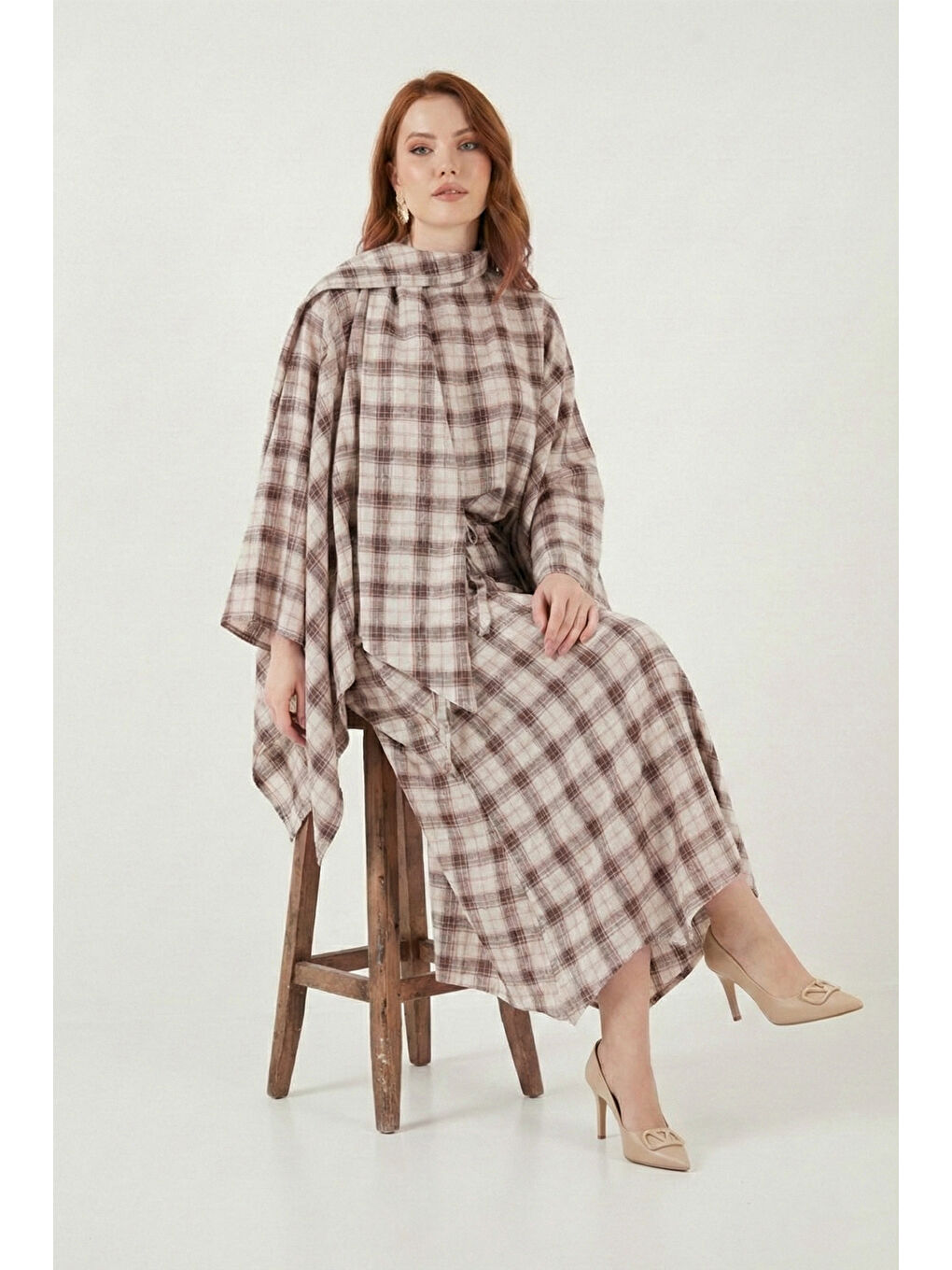 Kahverengi Pamuklu Relaxed Fit Asimetrik Kareli Kadın Midi Etek 6921284-2