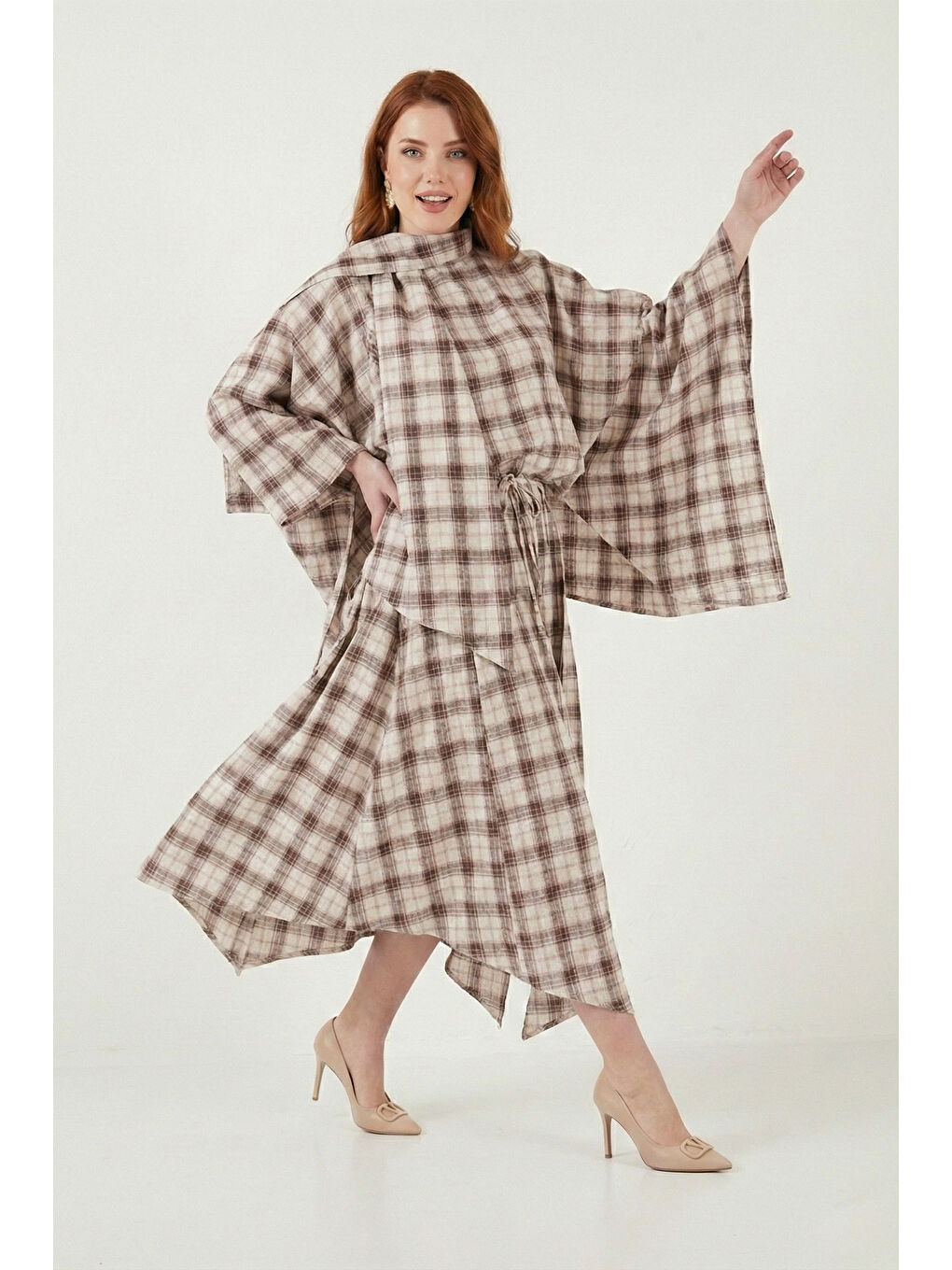 Kahverengi Pamuklu Relaxed Fit Asimetrik Kareli Kadın Midi Etek 6921284-3
