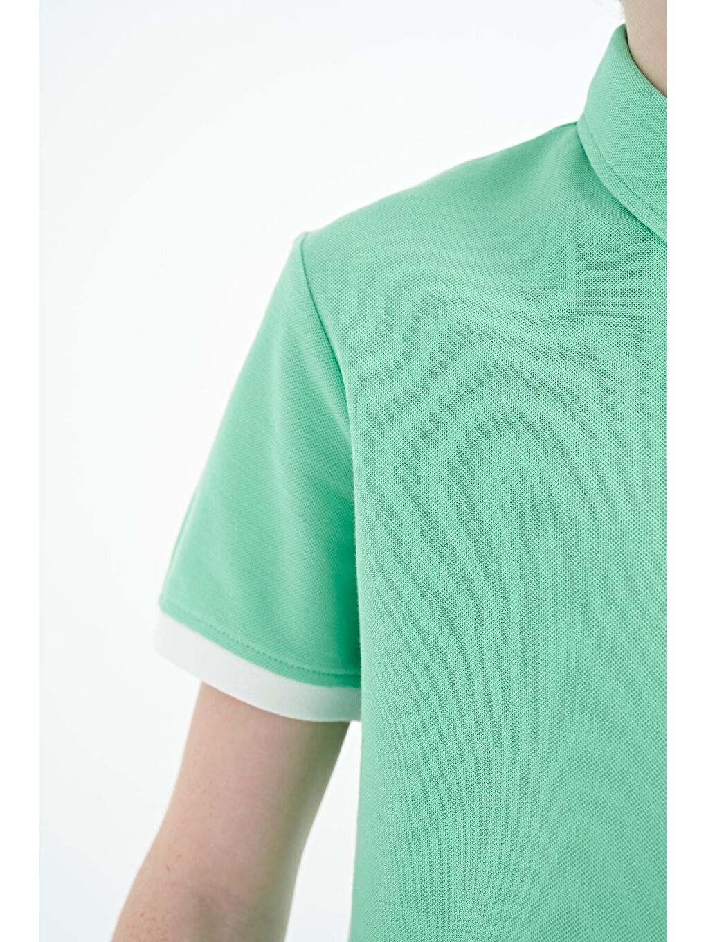Turkuaz Su Yeşili Ön Cep Detaylı Baskılı Standart Kalıp Polo Yaka Erkek Çocuk Tişört - 11102-4