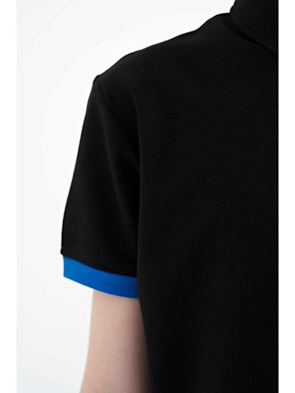 Siyah Ön Cep Detaylı Baskılı Standart Kalıp Polo Yaka Erkek Çocuk Tişört - 11102-4