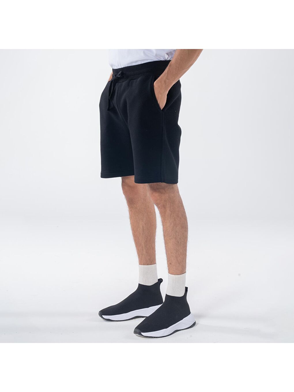 Pina Erkek Siyah Lastikli Cepli Kısa Şort-2