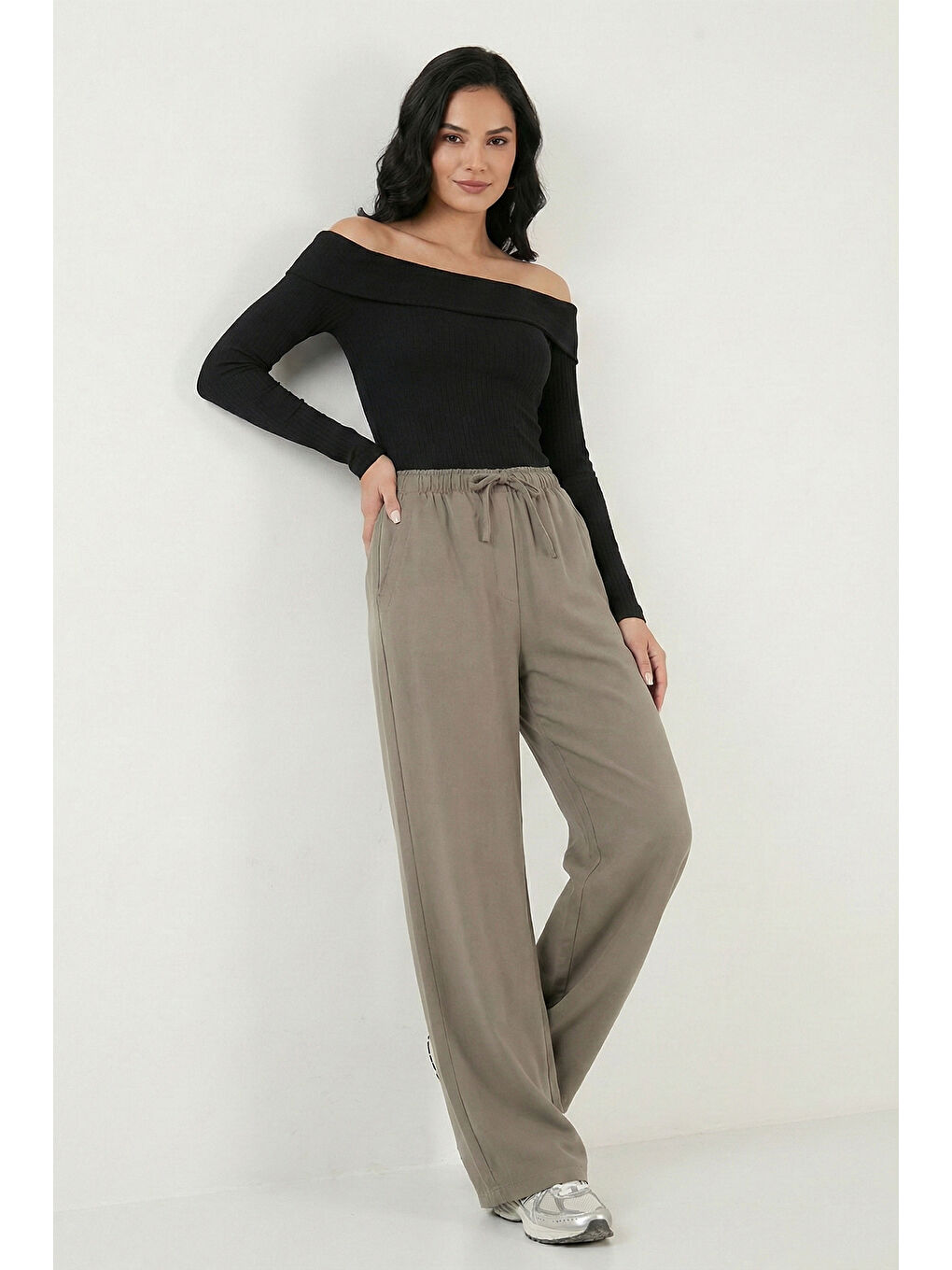 Haki Relaxed Fit Yüksek Bel Bol Paça Bağlamalı Kadın Pantolon 6923874-4