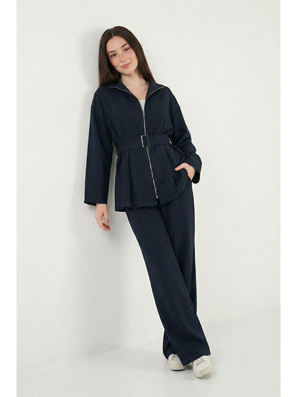 Lacivert Regular Fit Kemer Detaylı Fermuarlı Geniş Paçalı Kadın Takım 6928879-1