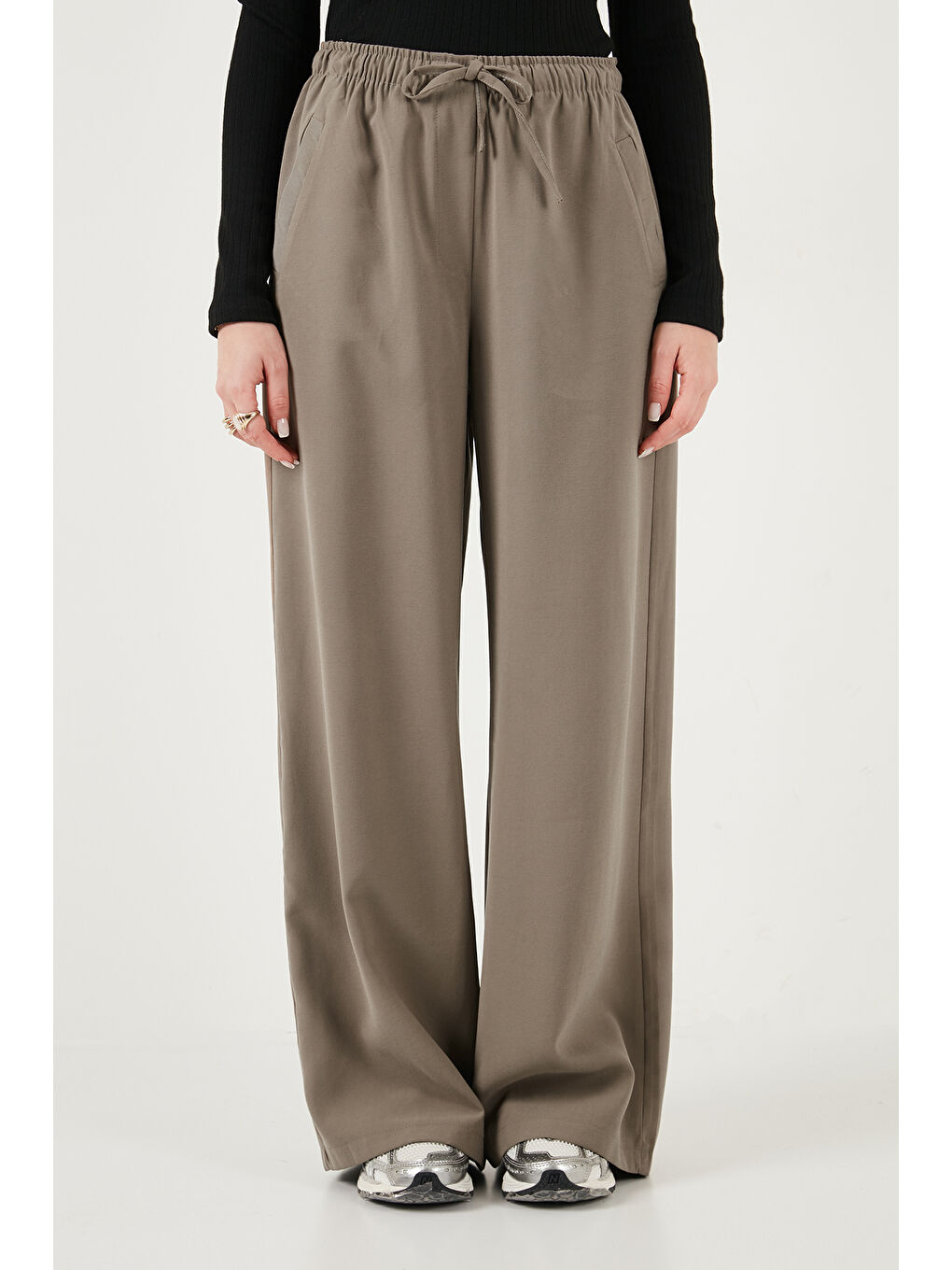 Haki Relaxed Fit Yüksek Bel Bol Paça Bağlamalı Kadın Pantolon 6923874-5