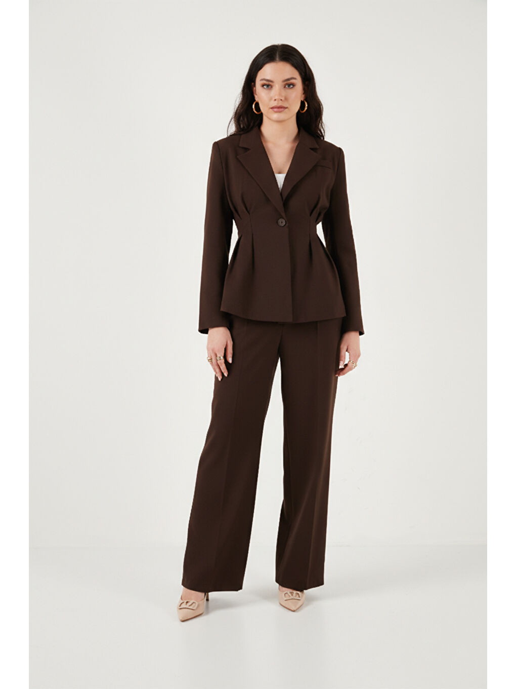Kahverengi Slim Fit Kruvaze Yaka Pileli Bele Oturan Kadın Takım 6928884-2