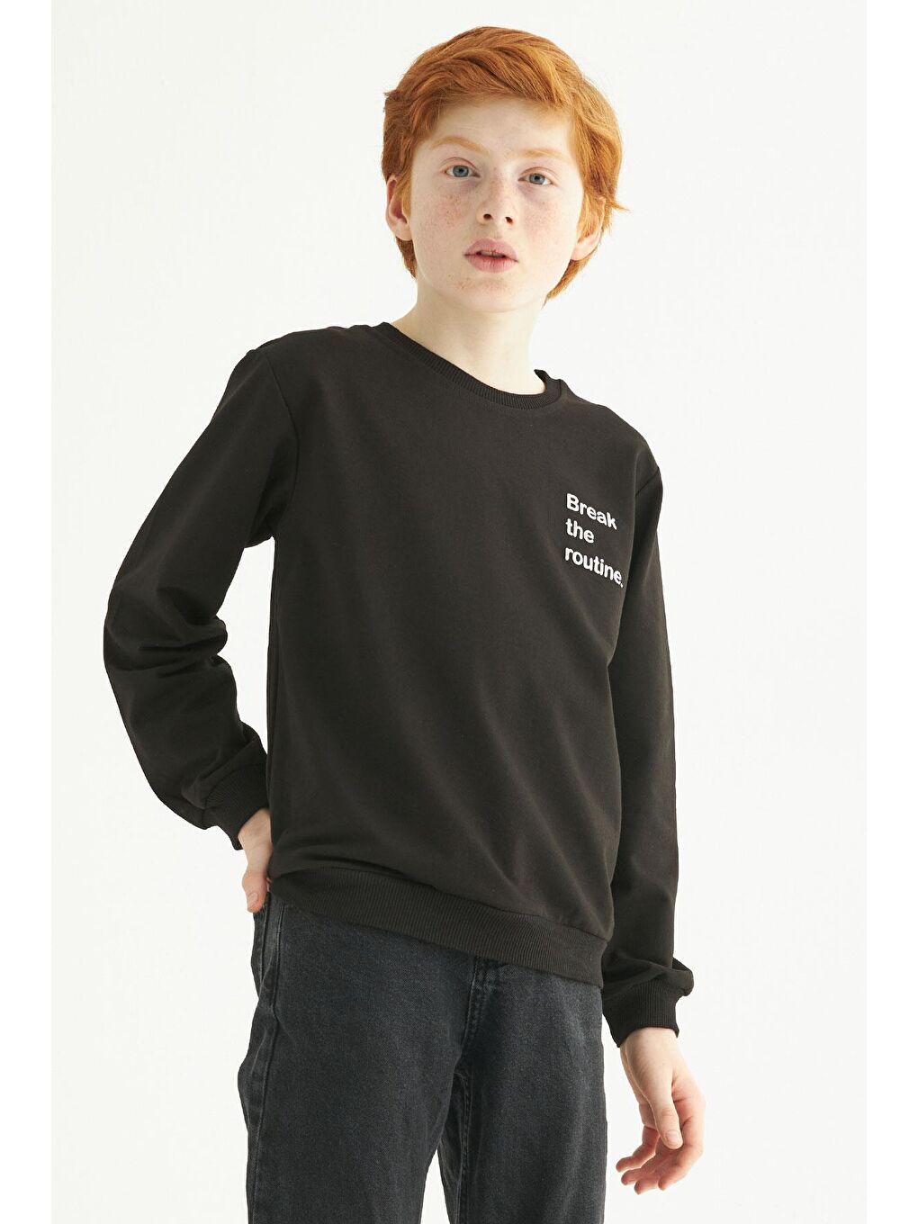 Bisiklet Yaka Yazı Baskılı Siyah Renk Erkek Çocuk Sweatshirt-1