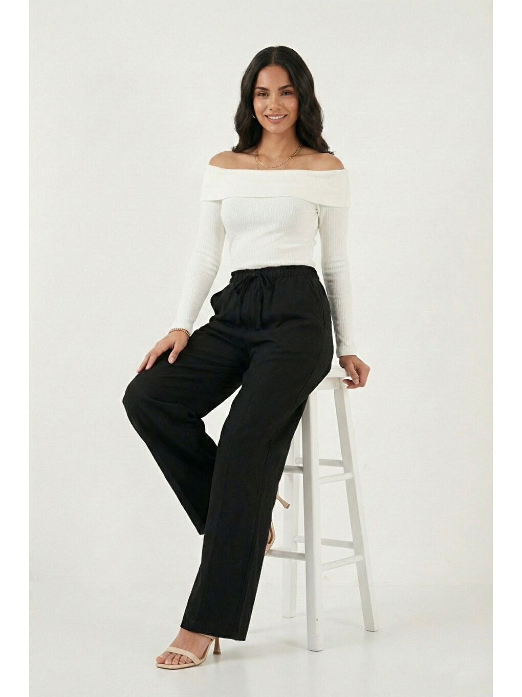 Siyah Relaxed Fit Yüksek Bel Bol Paça Bağlamalı Kadın Pantolon 6923874-2