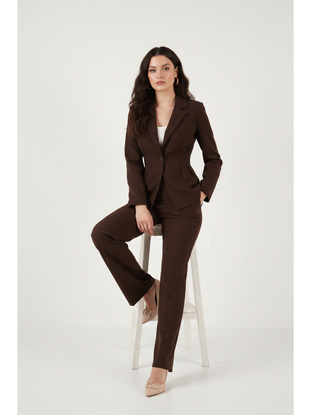 Kahverengi Slim Fit Kruvaze Yaka Pileli Bele Oturan Kadın Takım 6928884-5