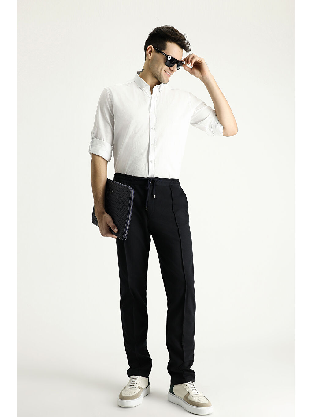 Beyaz Uzun Kol Relax Fit Rahat Kesim Keten Görünümlü Pamuk Düğmeli Yaka %100 Pamuk Gömlek-1