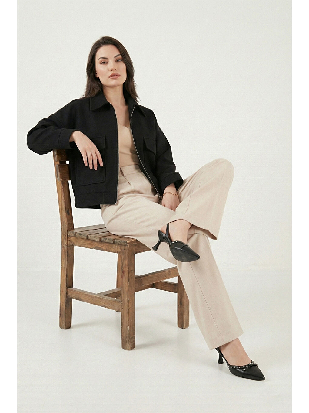 Siyah Regular Fit Klasik Yaka Astarlı Cep Detaylı Kadın Ceket 6927670-2