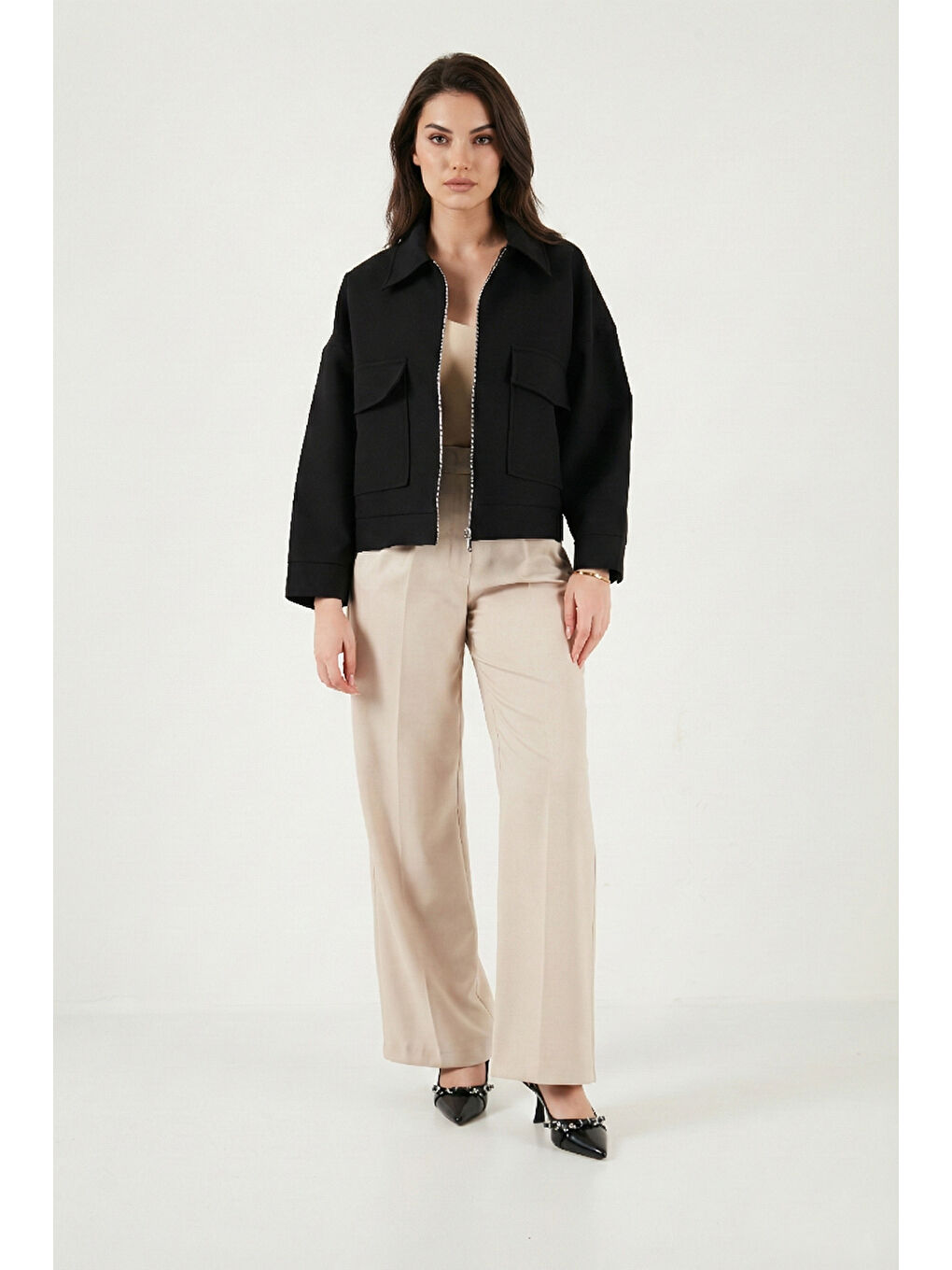 Siyah Regular Fit Klasik Yaka Astarlı Cep Detaylı Kadın Ceket 6927670-3