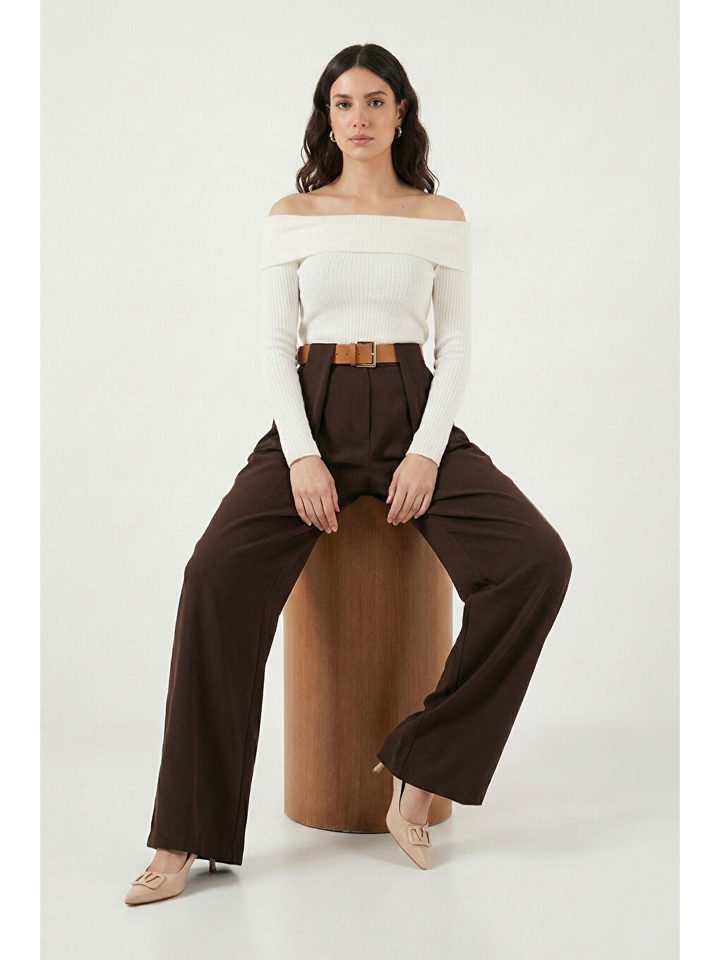 Kahverengi Wide Leg Yüksek Bel Bol Paça Kemer Detaylı Kadın Pantolon 6923855-2