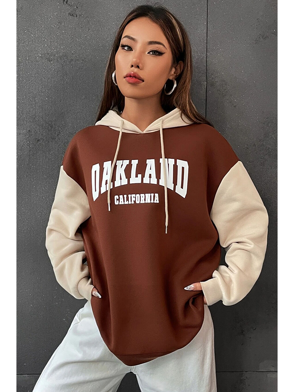 uyguntarz Kahverengi Unisex Oakland Baskılı Sweatshirt