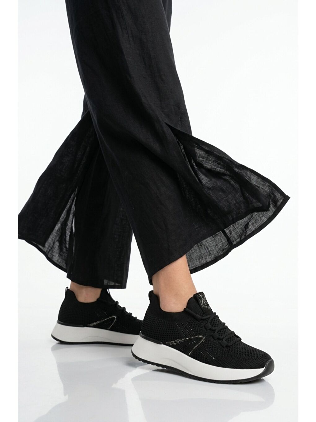 Siyah Anorak Hafif Bağcıklı Kadın Casual Ayakkabı 2058 G-1