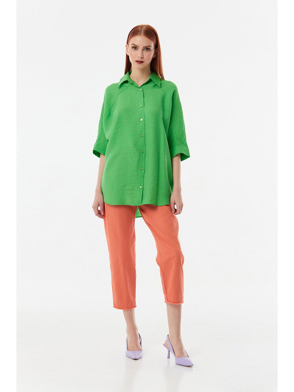 Yeşil Kolu Katlamalı Arkası Düğmeli Keten Gömlek-1