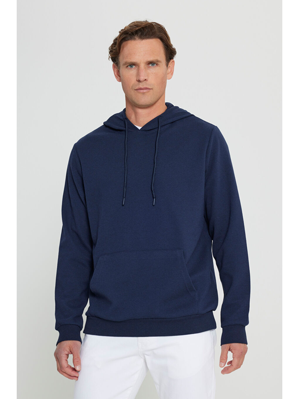 Erkek Lacivert 2 İplik Sıcak Tutan Standart Fit Normal Kesim Kapüşonlu Dokulu Cepli Sweatshirt