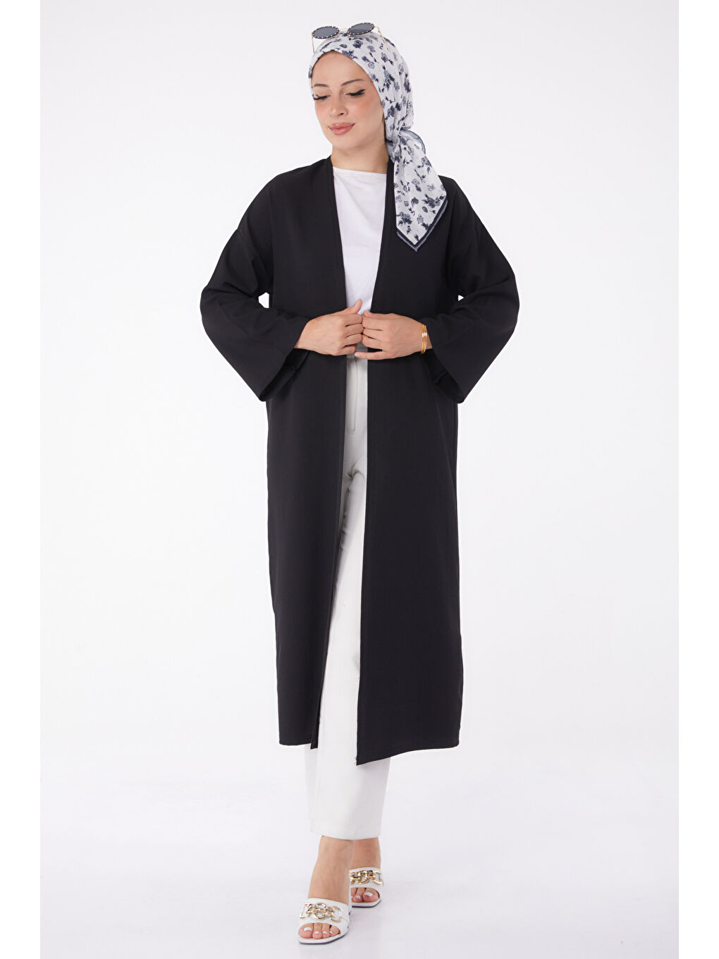 Orta Kadın Siyah Hırka - 13236