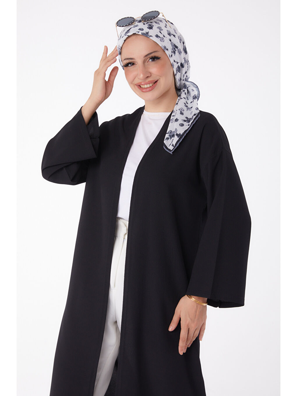 Orta Kadın Siyah Hırka - 13236-1