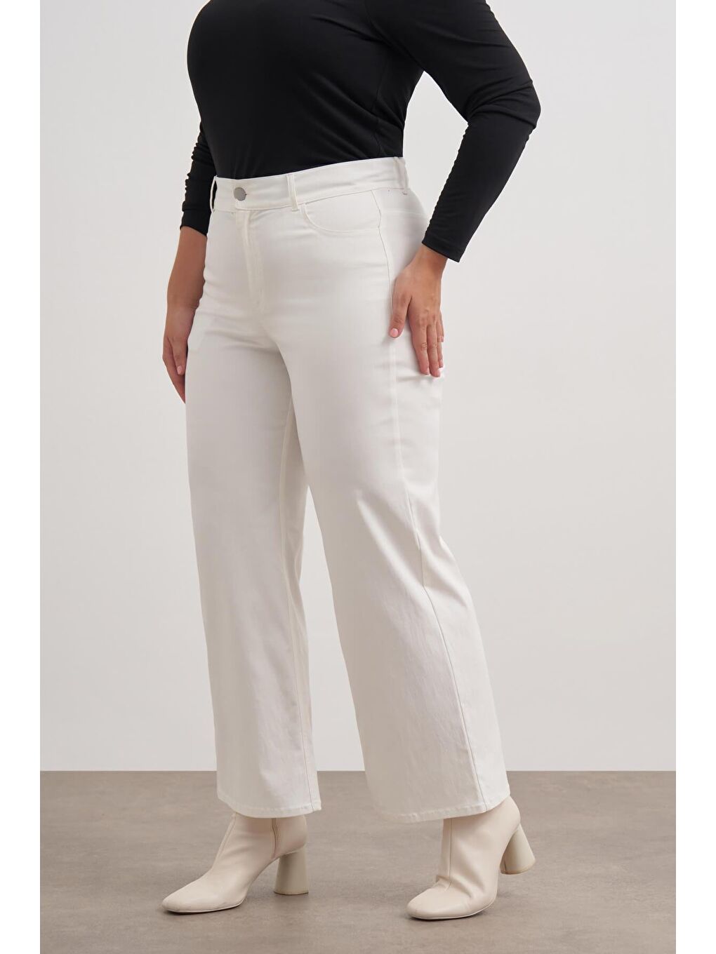 Beyaz Düz Kesim Dokuma Pantolon-2